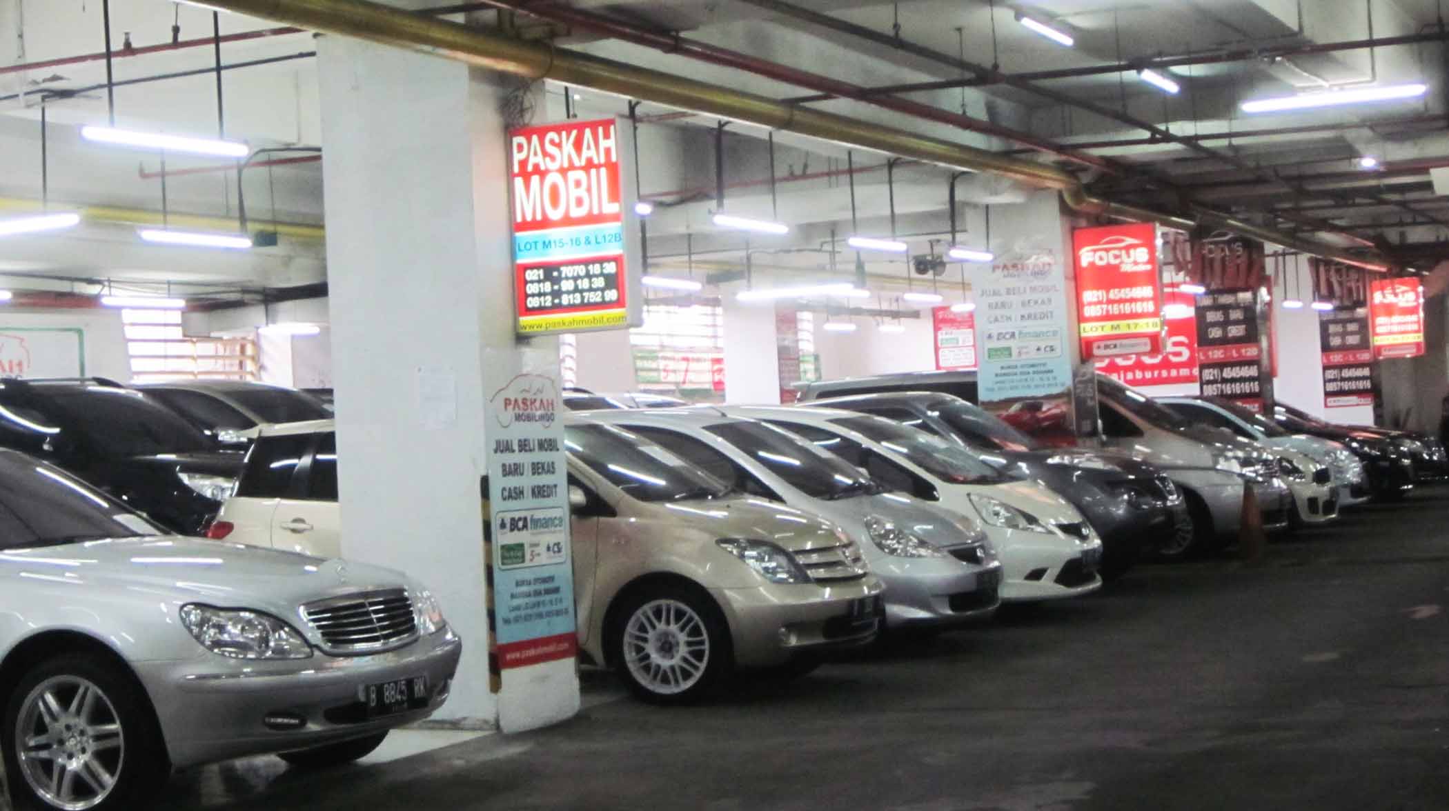 Semangat Paguyuban di Bursa  Otomotif Mangga Dua Square 