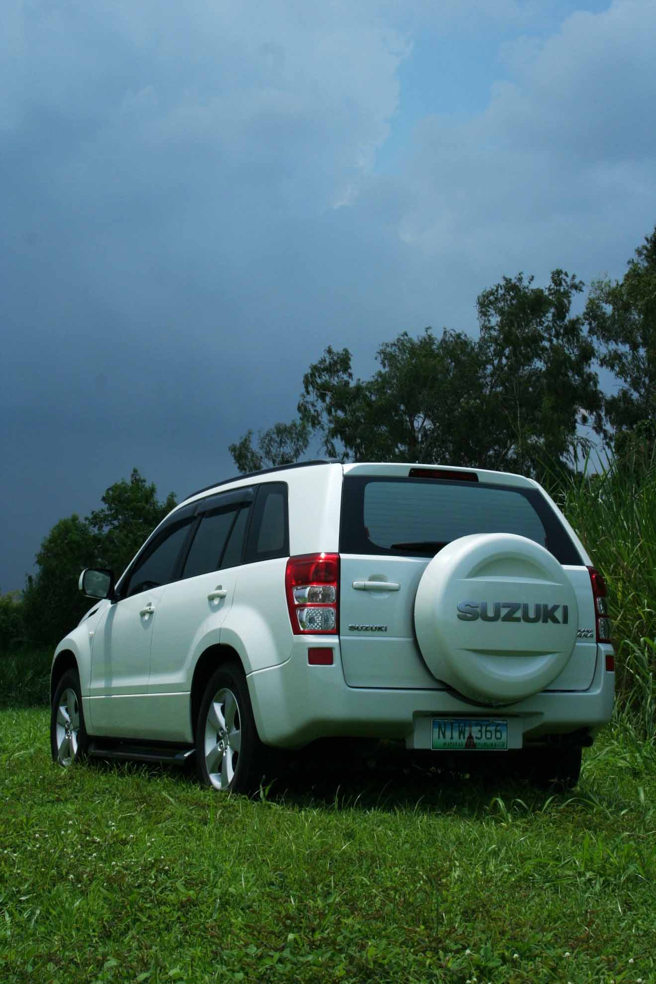  Suzuki  Grand  Vitara  2010 SUV Kompak Memukau dengan Harga  