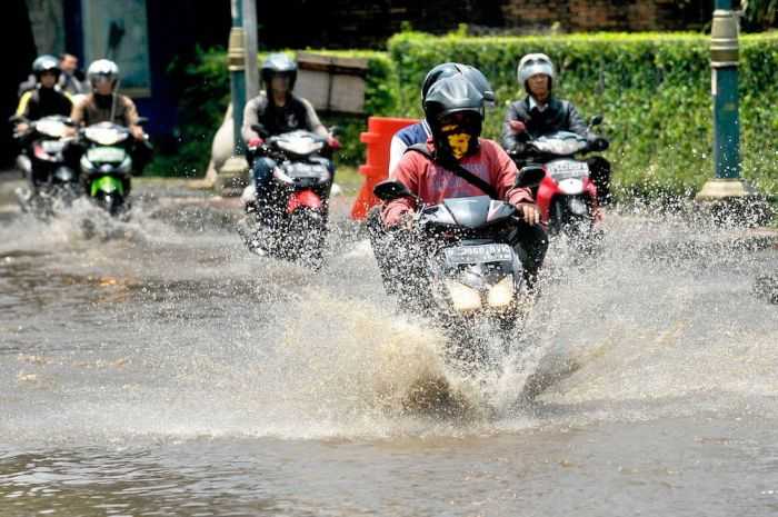 Poin Penting Perawatan Motor Saat Musim Hujan, Jangan Diabaikan - Carmudi  Indonesia