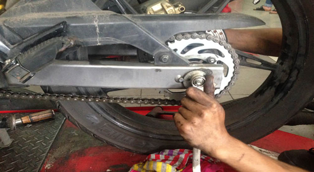 Langkah - Langkah Mengganti Rantai dan Gear Pada Sepeda Motor