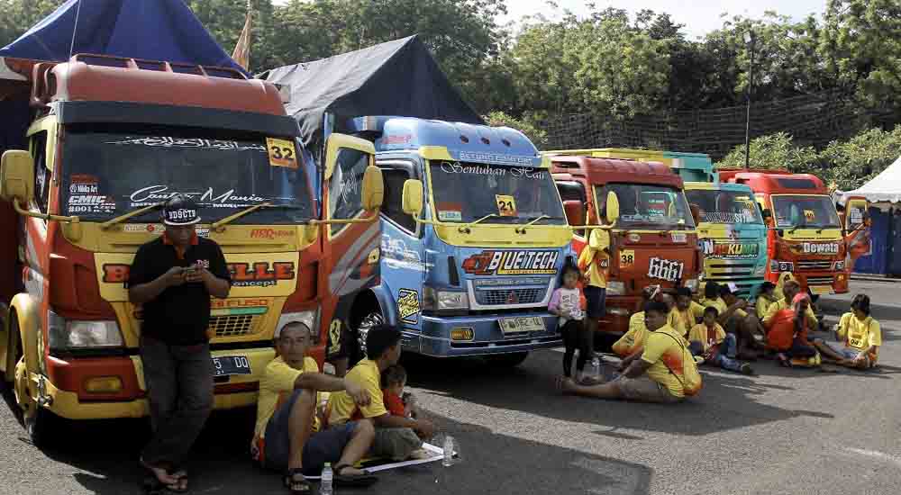 Krama Yudha Tiga Berlian Motor mendapat penghargaan MURI 