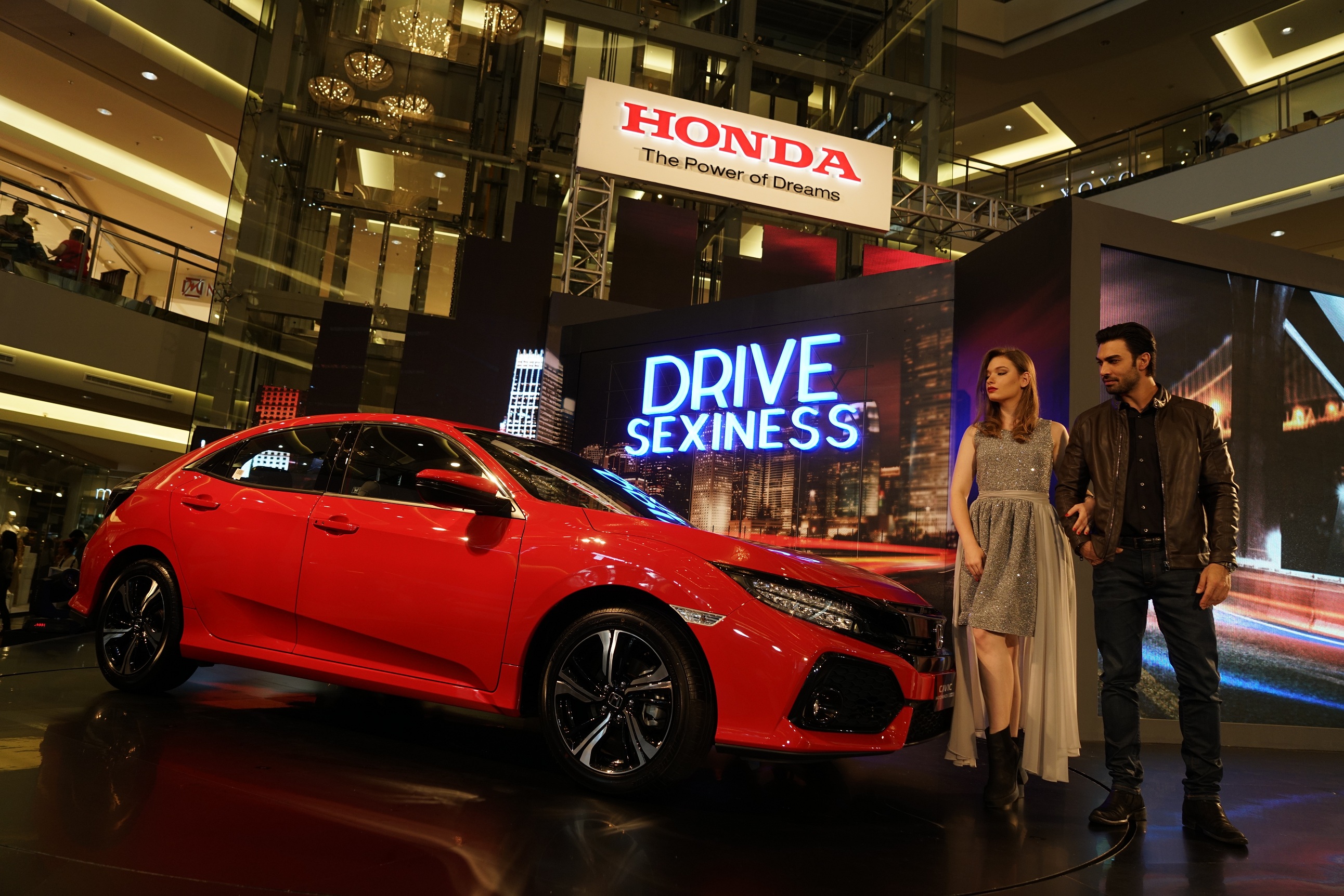 Honda Civic Hatchback Turbo Resmi Diluncurkan Keren