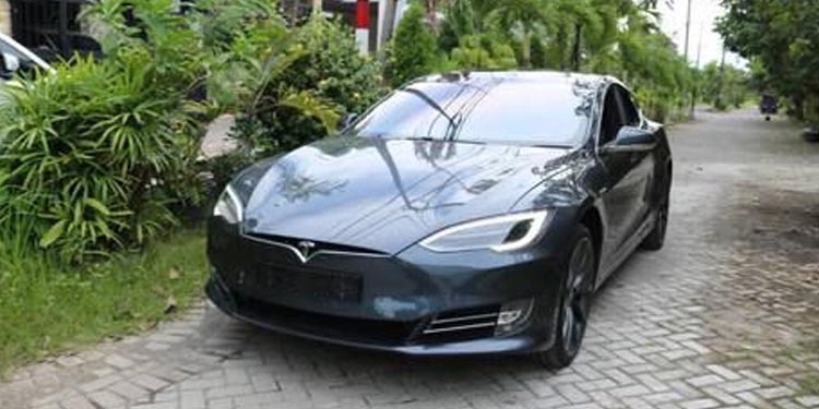 Mobil Tesla