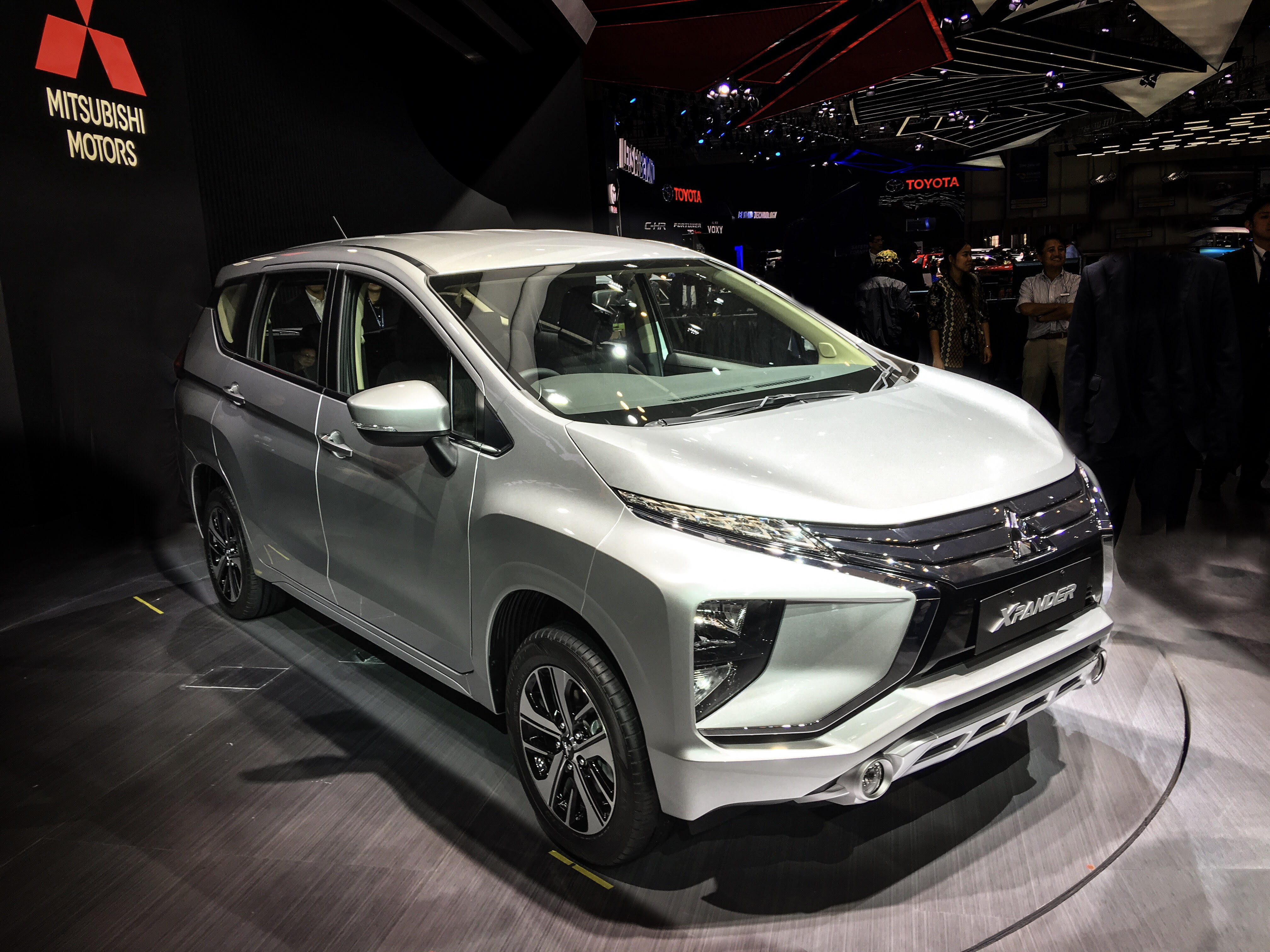 Mau Tau Harga Mitsubishi Xpander Yang World Premiere