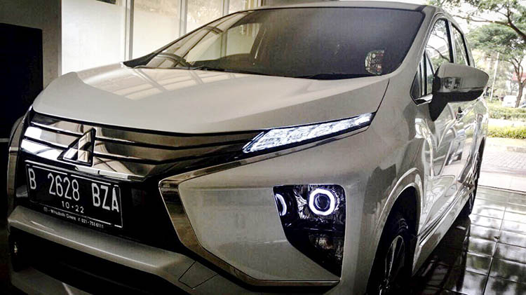 Modifikasi Lampu Mitsubishi Xpander Jadi DRL Ala Lexus Begini