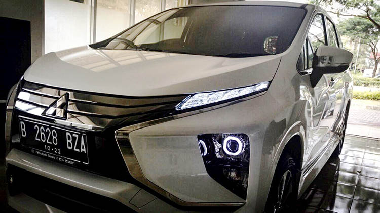  Modifikasi  Lampu Mitsubishi Xpander  Jadi DRL Ala Lexus Begini