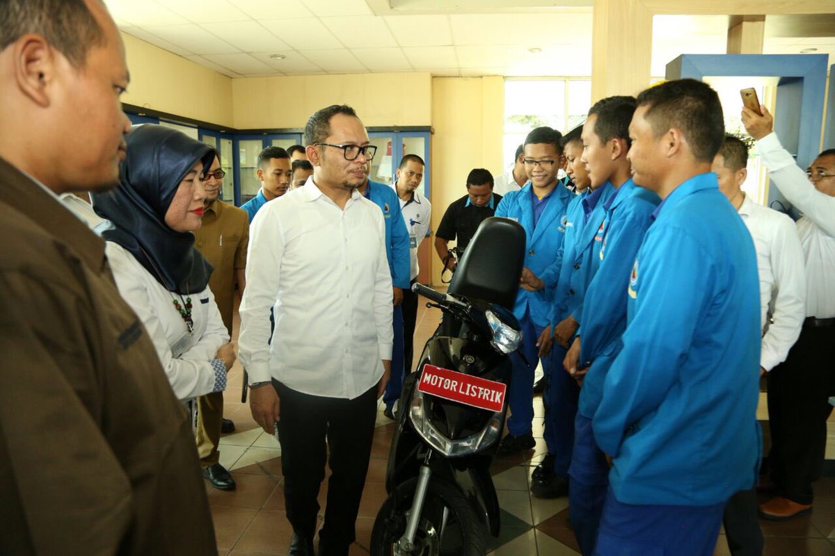 Mau Modifikasi Motor Berbahan Bakar Bensin Menjadi Listrik Kesini