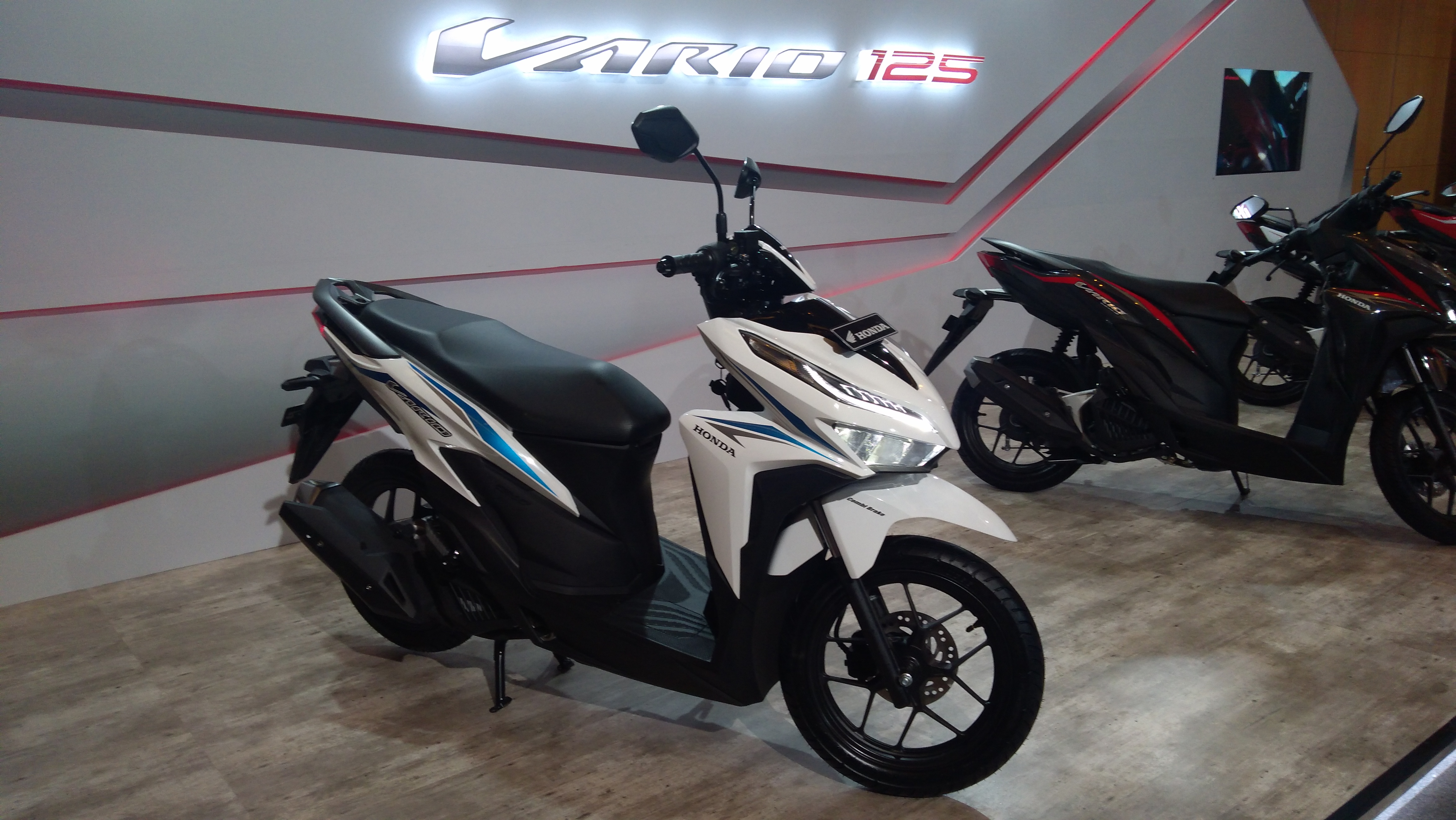 Bukan Big Skutik Honda Vario Tidak Butuh Rem ABS