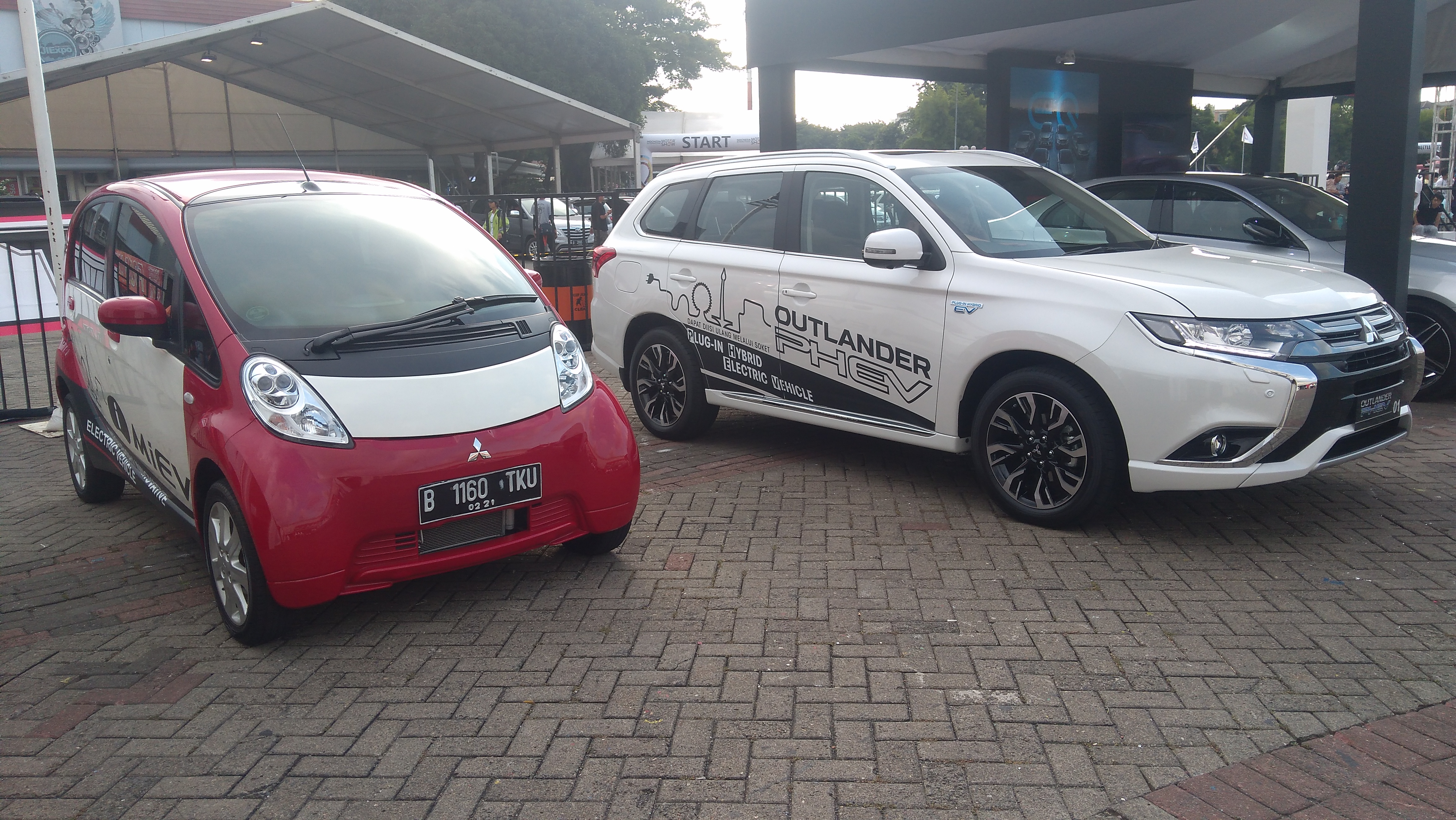 Mitsubishi Outlander PHEV dan i-MiEV