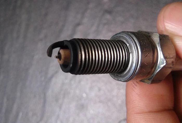 Motorcycle spark plugs that are bad should be replaced with new ones so that the motorbike's performance remains optimal