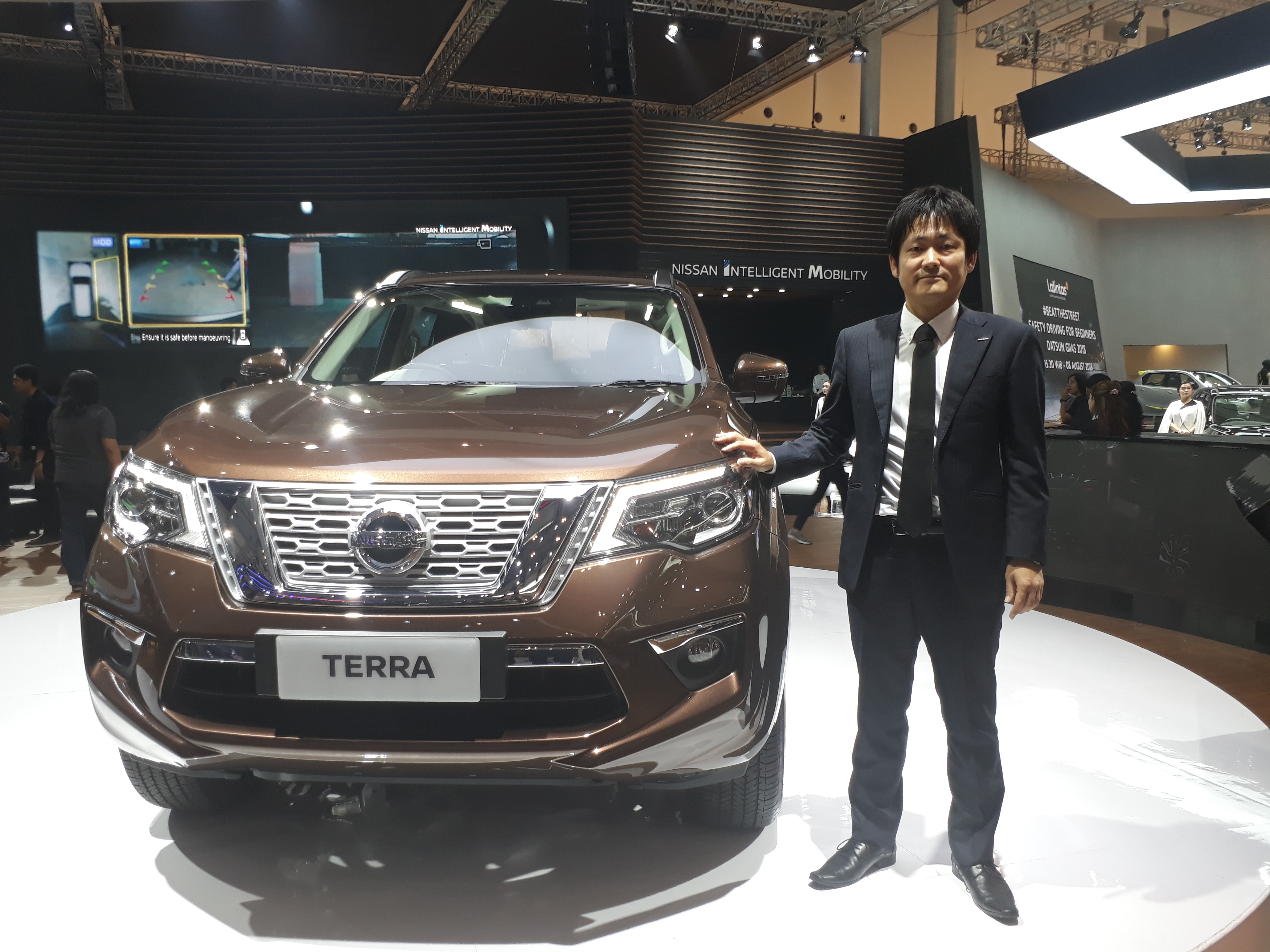 fitur nissan terra