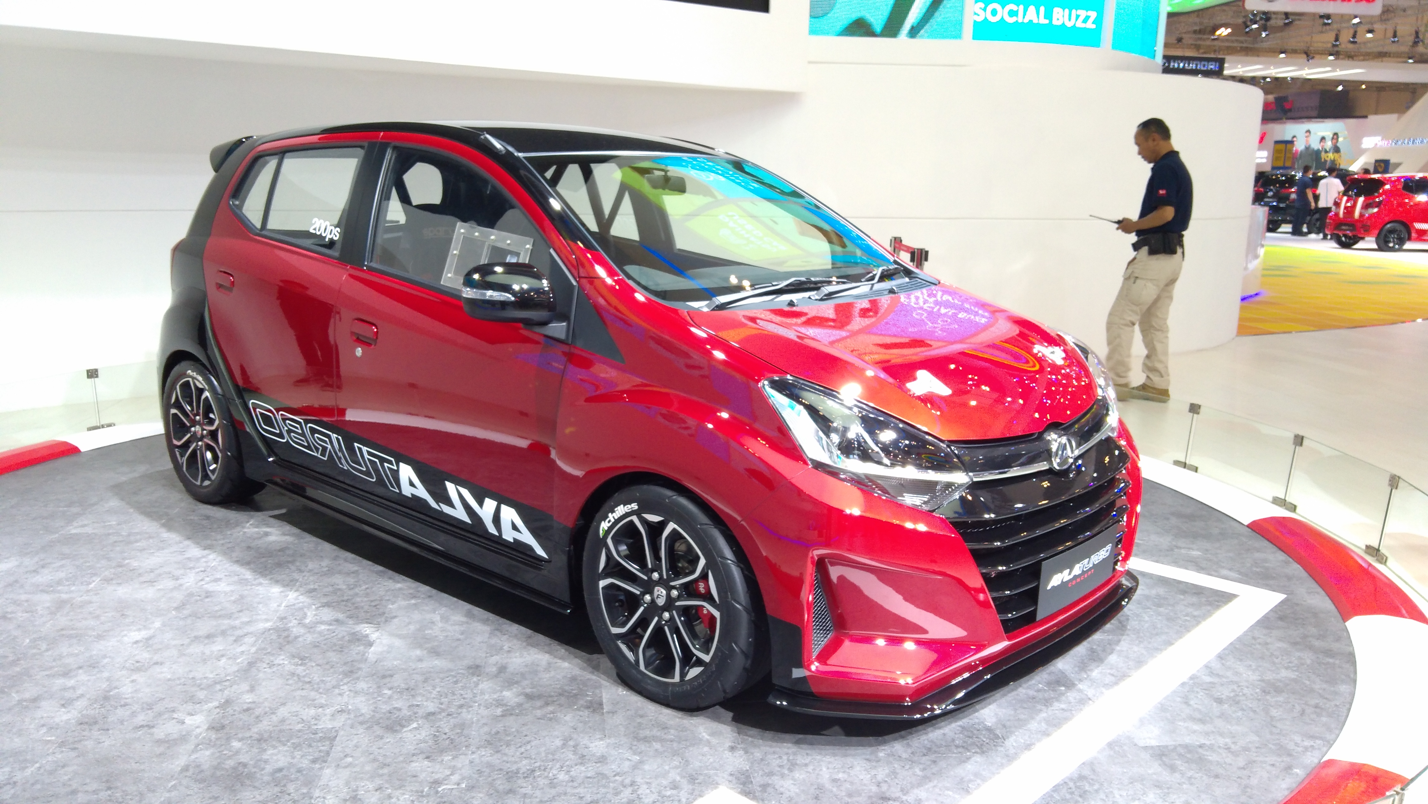 Mengenal Lebih Dekat Daihatsu Ayla Turbo Yang Mampu Menyemburkan