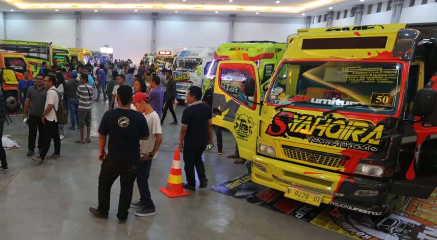 Banyak Fuso Canter Modifikasi di Ajang Jogjakarta Truck Festival 2018
