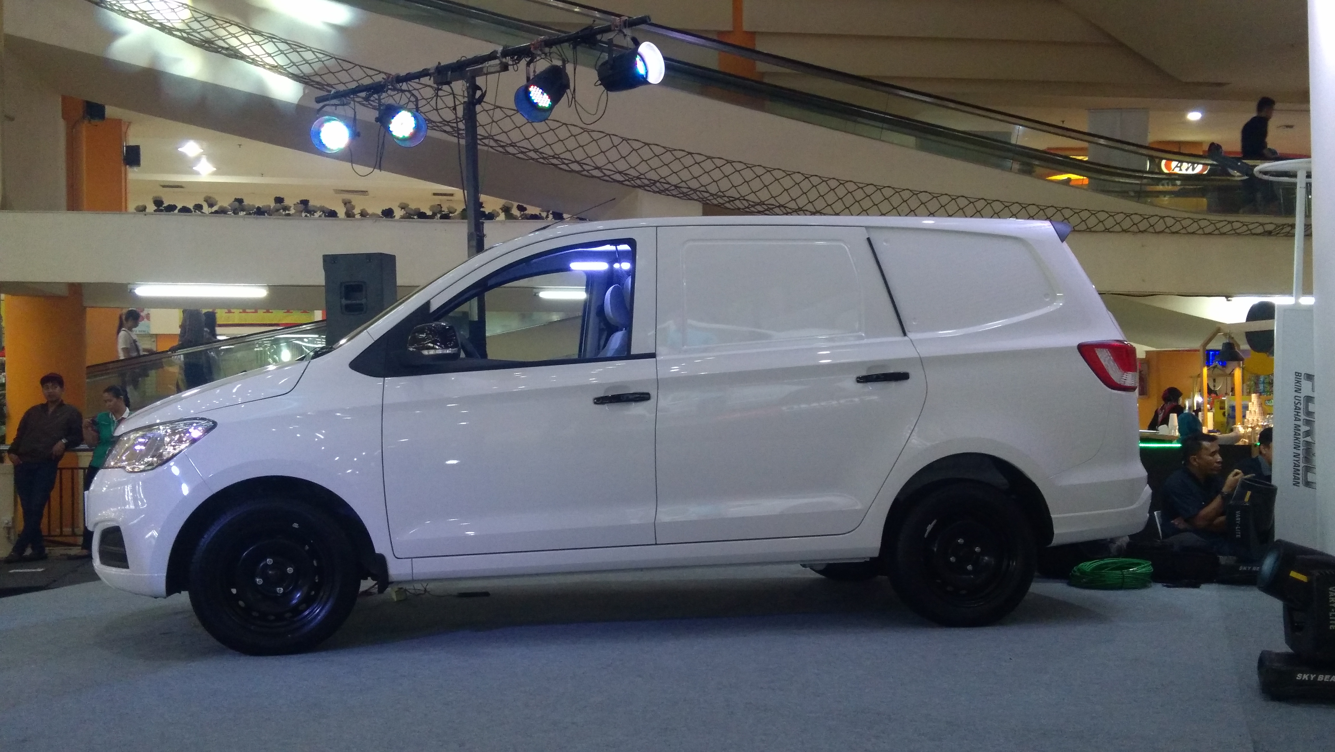 Alasan Wuling Motors Tidak Menggunakan Pintu Geser Pada Formo