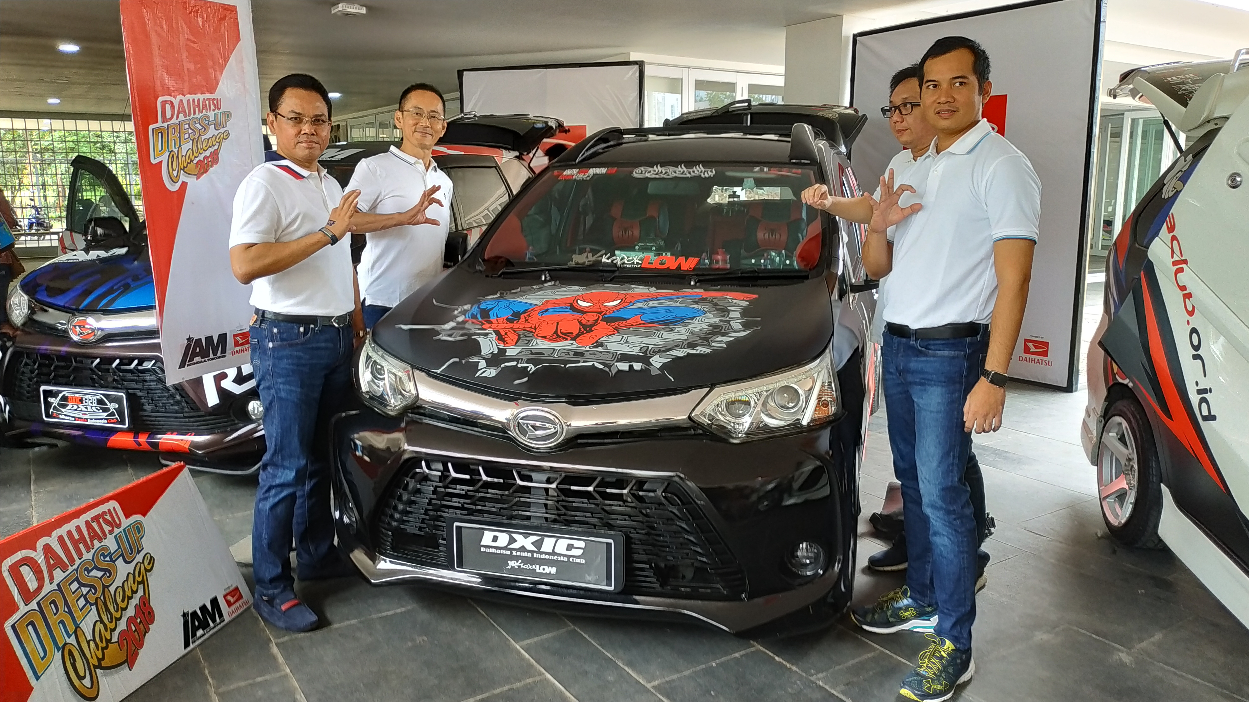 Ratusan Mobil Modifikasi Daihatsu Adu Keren Di Senayan