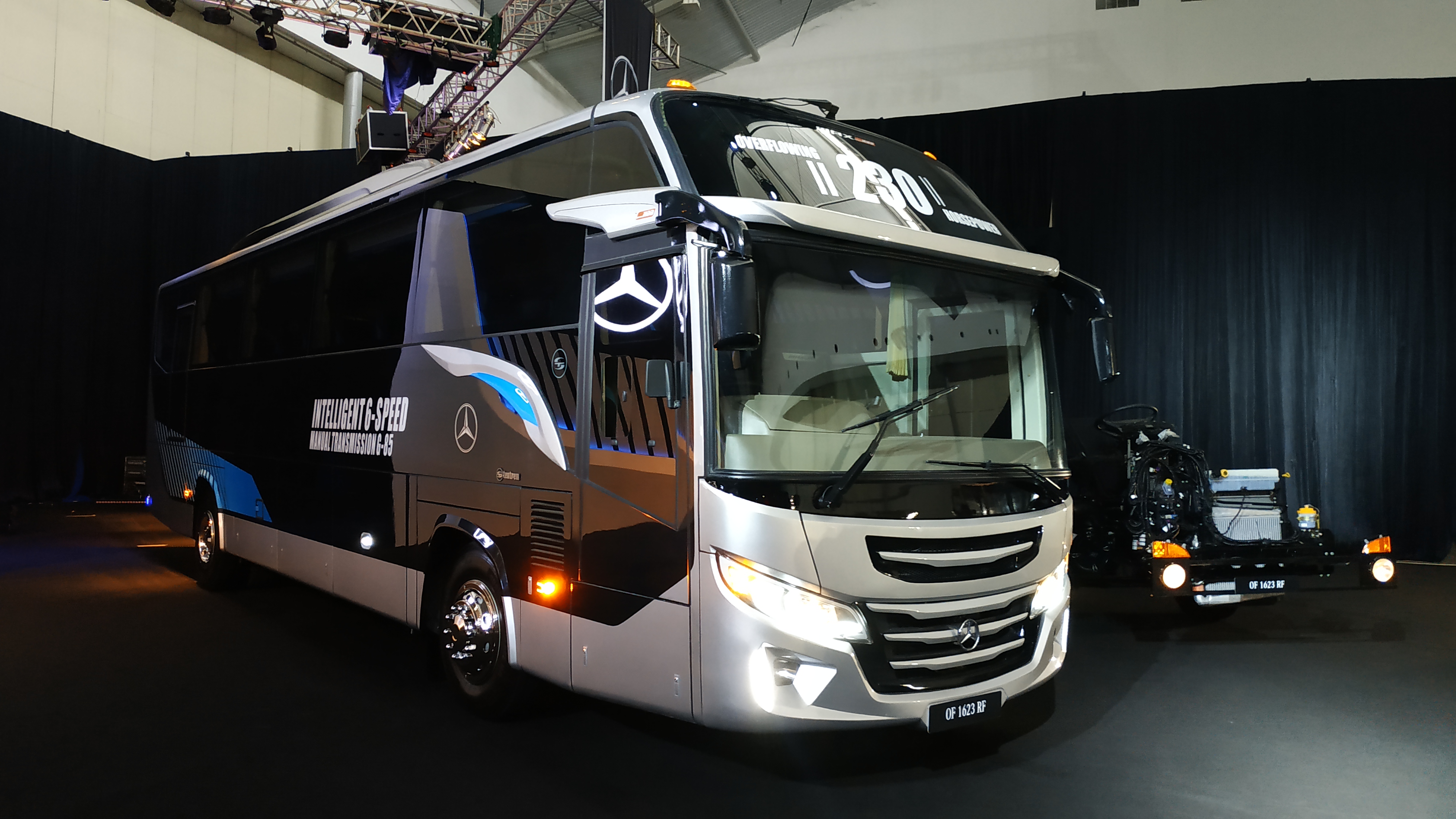 bus mercedes-benz