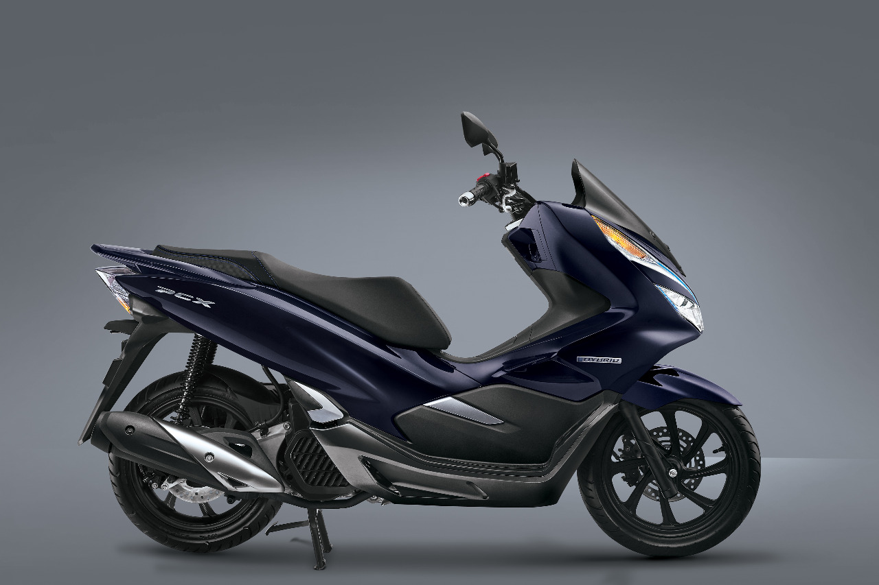 Pahami Perbedaan Honda Pcx Hybrid Dengan Versi Abs