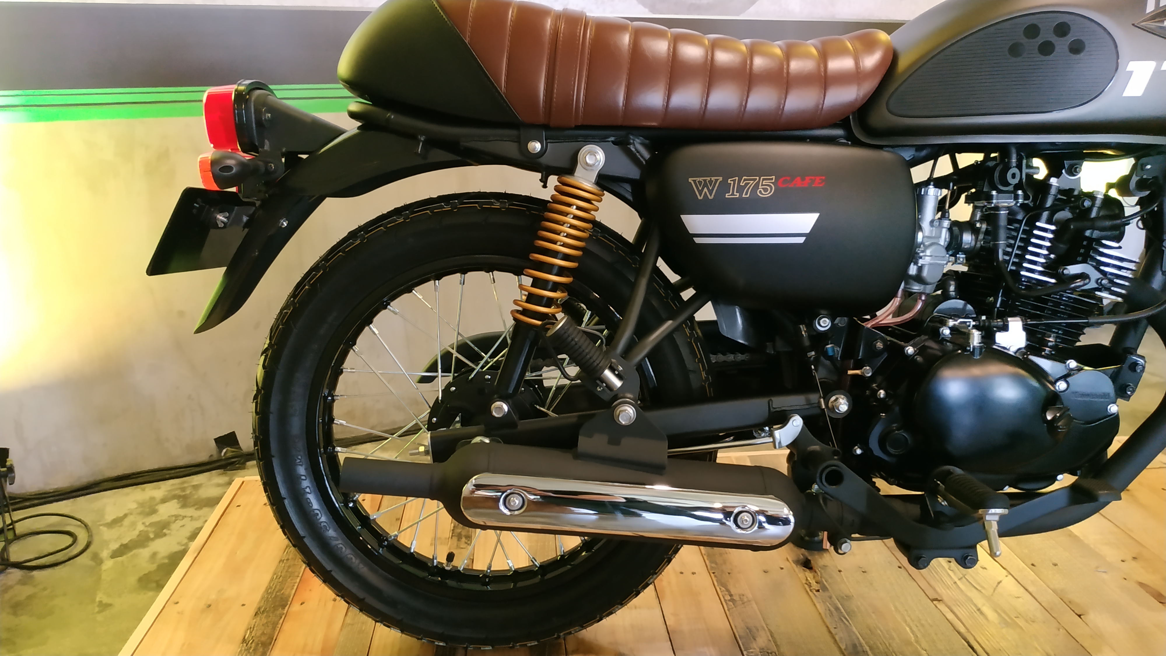  Aksesoris  Kawasaki W175 Cafe  Racer  Obat Ganteng Ala Retro 