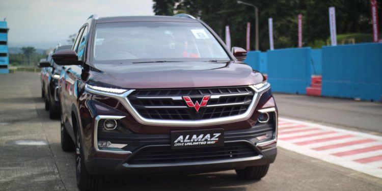 Test Drive Wuling Almaz SUV di bawah Rp350 juta