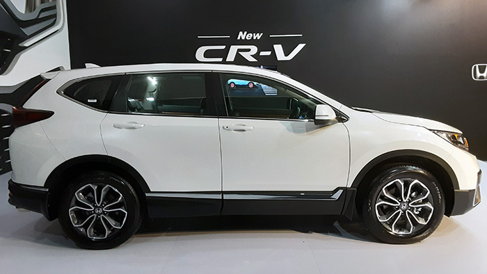 Honda CR-V 2021 tampak samping